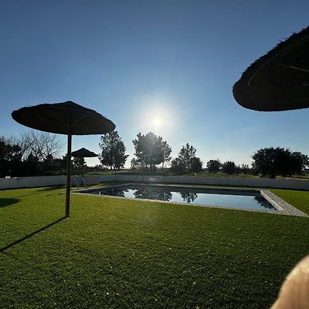 Na Quinta- Alojamento Rural Com Piscina De Agua Salgada Poceirao Bagian luar foto