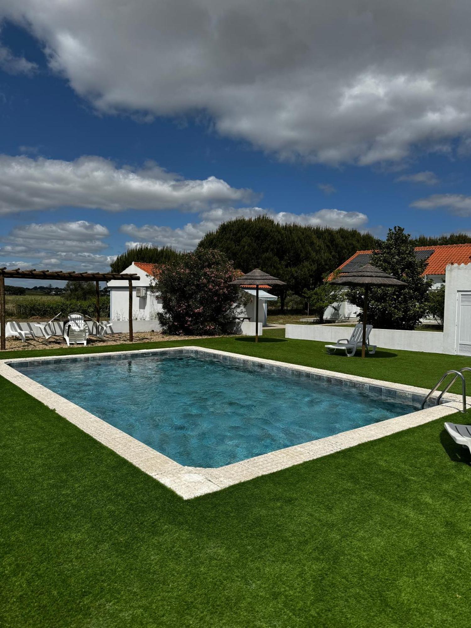 Na Quinta- Alojamento Rural Com Piscina De Agua Salgada Poceirao Bagian luar foto